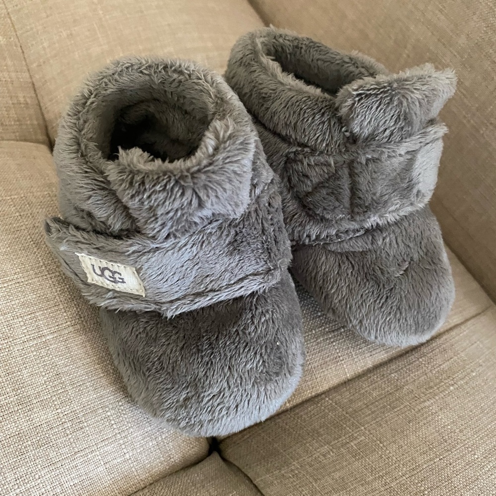 NWOT UGG Gray Kids Booties